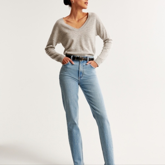 NWT Abercrombie & Fitch The 90's Ultra High Rise 90s Slim Straight Jean 28 / 6R - Picture 1 of 10